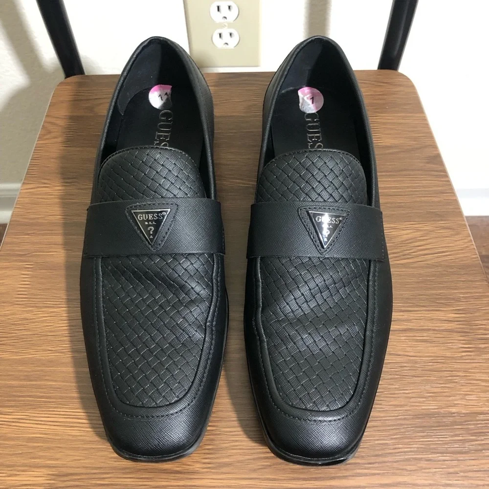 GUESS Men’s Workwear Slip On Size 11M Casual Black Loafer Dress Shoes Traveling
